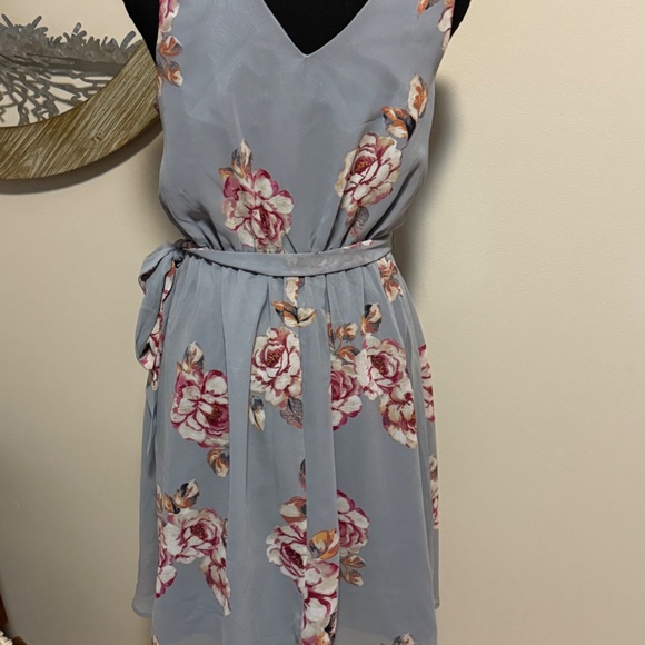 Flowered Dress - Picture 3 of 4